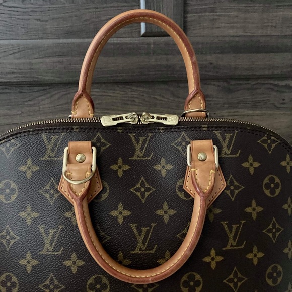 Louis Vuitton Alma Monogram PM - Picture 6 of 15